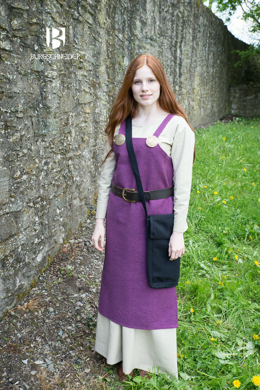 Model wearing Bag Ehwaz by Burgschneider, a medieval-style bag perfect for pilgrim or Viking outfits.