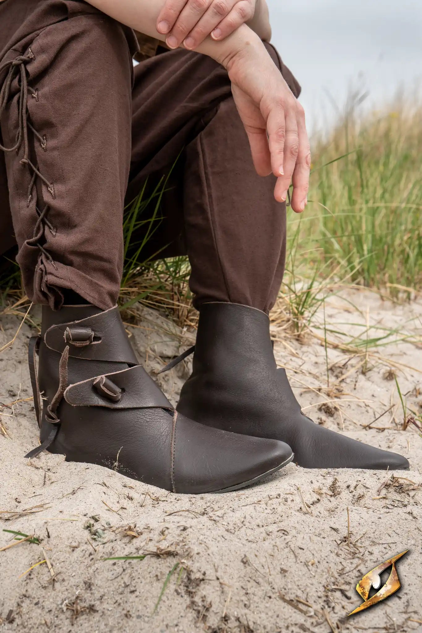 Shoes Jorik, black Viking footwear made from full-grained leather, perfect for LARPing and active medieval events.
