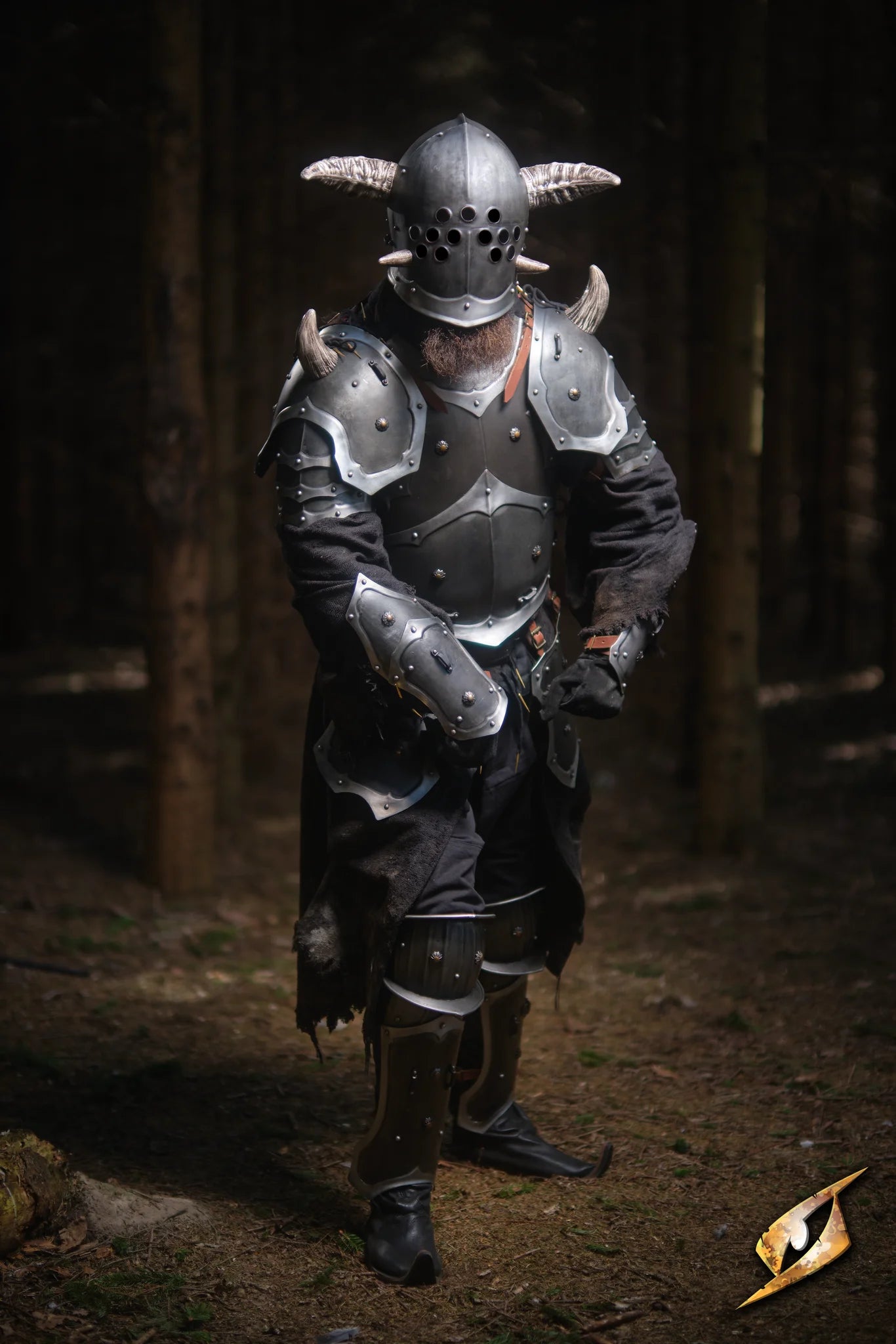 Mountable Demon Horns on armored character in dark forest setting, showcasing villainous style.