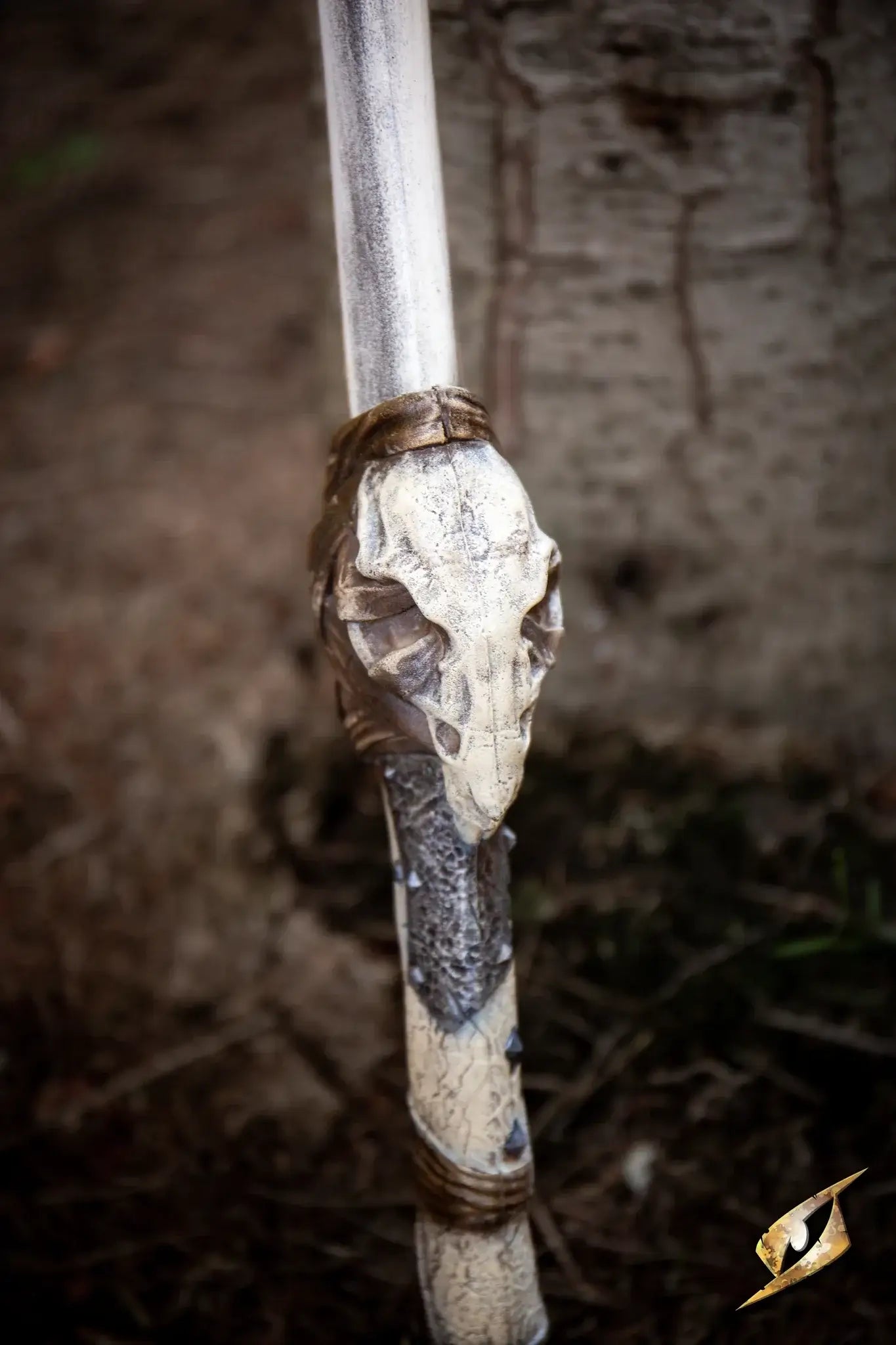 Bone Chopper - 100 cm. with a skull motif on the handle, showcasing its sinister design and tribal warrior aesthetic.