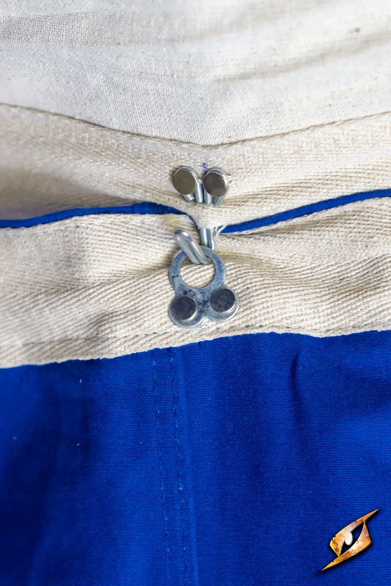 Close-up of the zipper on the Round Pavilion Tent - 3m, showcasing durability and design.