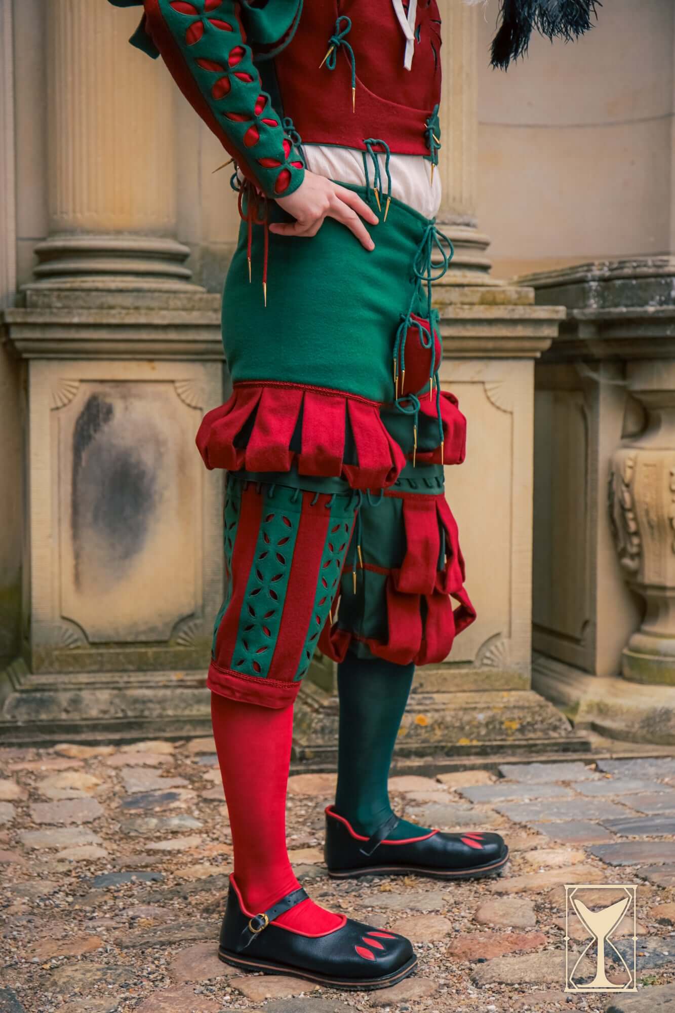 Landsknecht Breeches by Epic Armoury, showcasing two-tone hues and slashes in a Renaissance-inspired design.