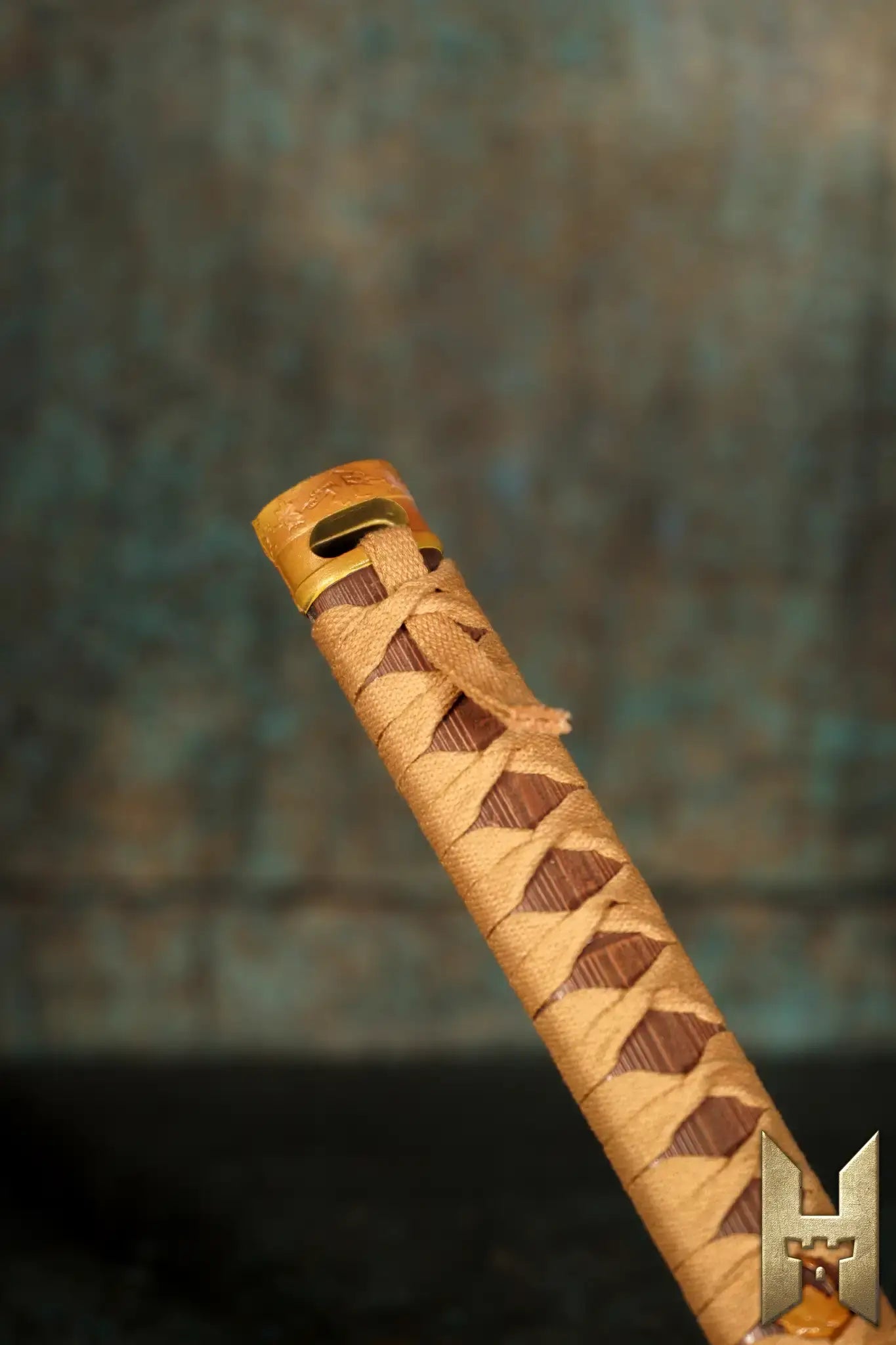 Ryūgan the Katana handle detail showcasing its elegant design and craftsmanship for LARP enthusiasts.