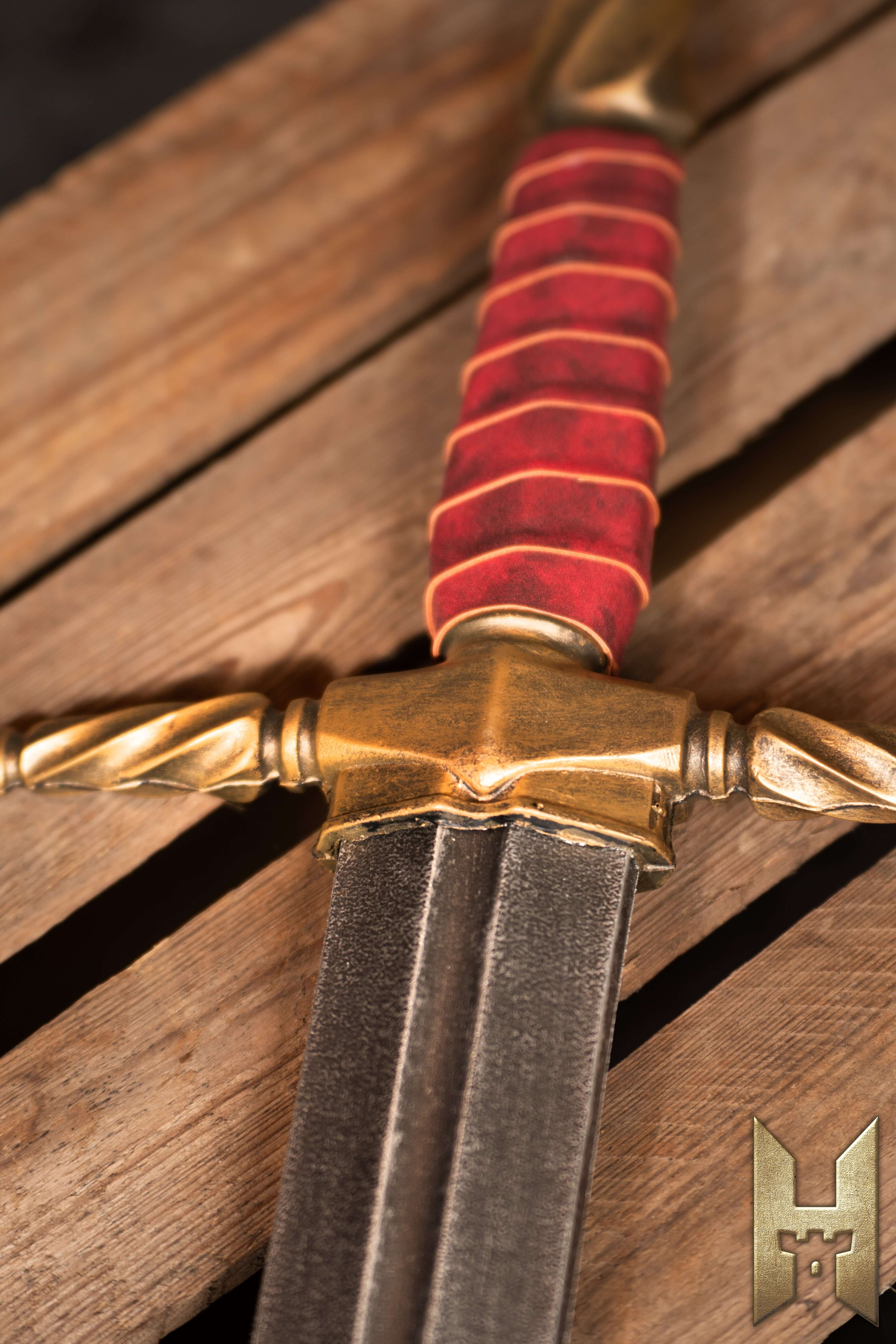 32760250 03%20Imperial%20Sword%20 %20Gold%20Steel%20 %20102Cm