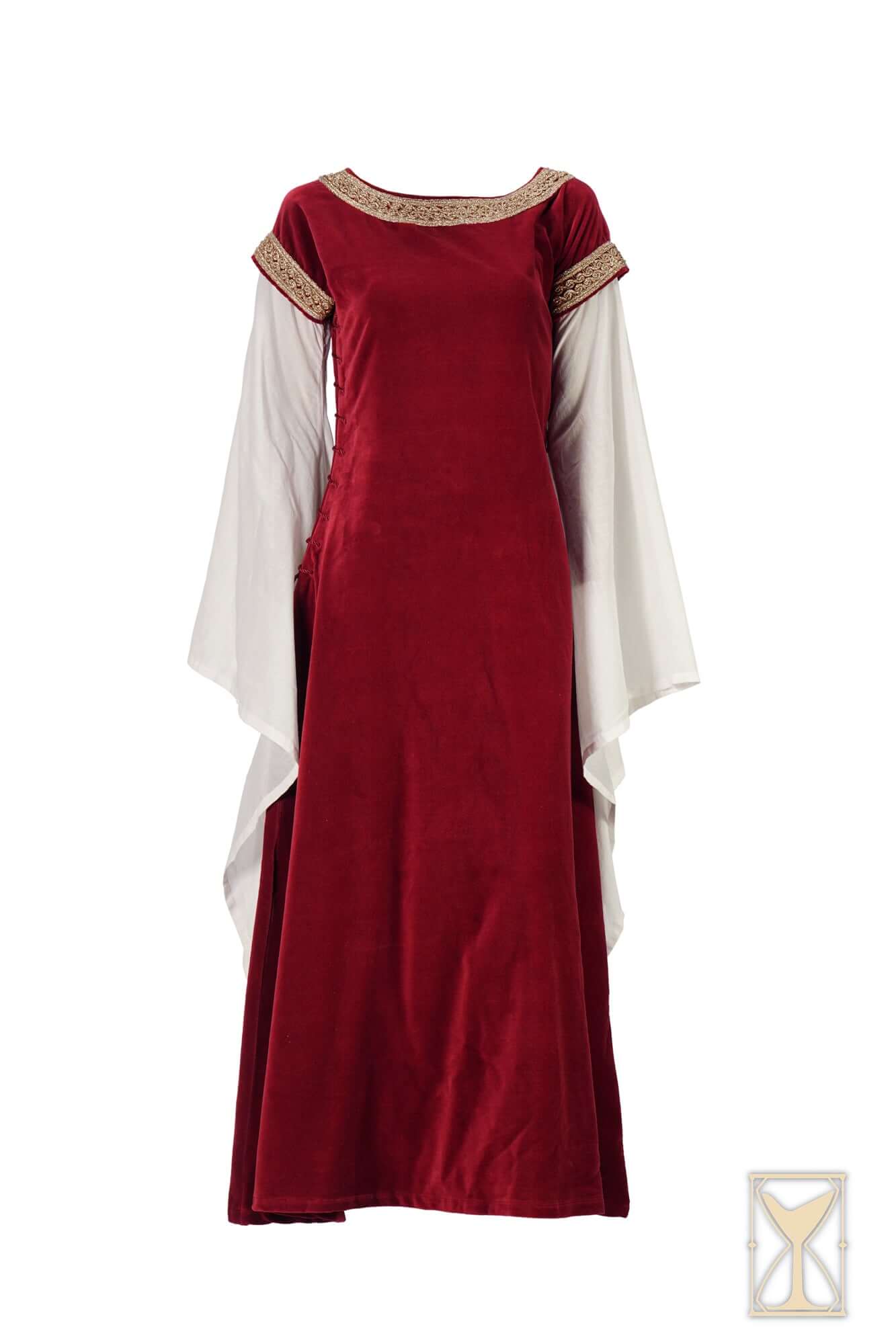 Bliaut Noble dress showcasing red velvet body and flowing white sleeves, inspired by 12th-century noble fashion.