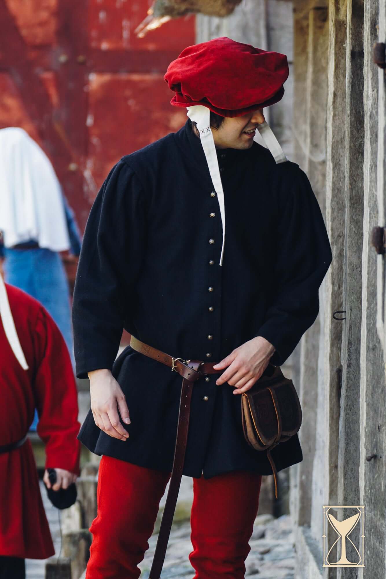 Young man wearing a Beret Francisco and medieval attire, embodying 15th and 16th-century fashion.
