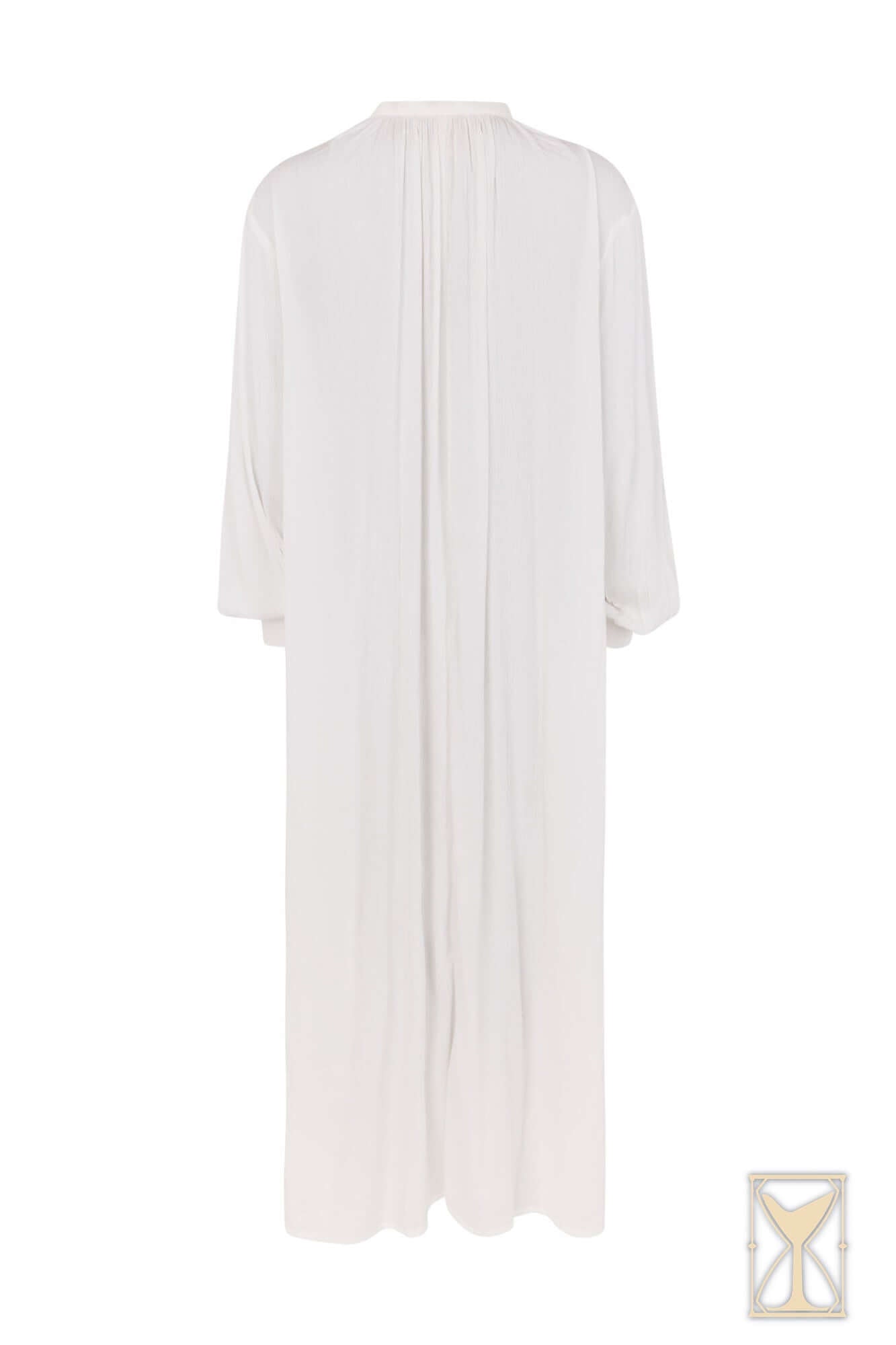 Smock Violet light and lovely medieval undergarment, showcasing a loose-fitting white chemise design.