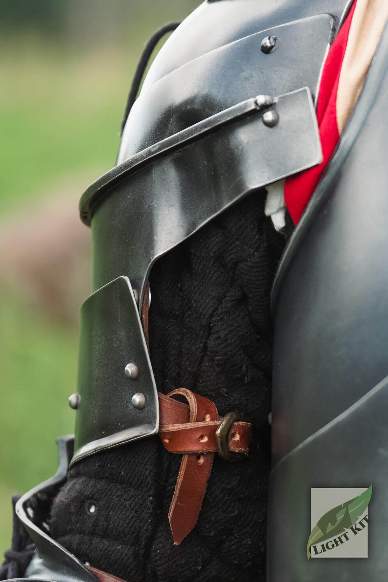 Milanese Pauldrons - Light Kit showcasing shoulder defense with historical aesthetics and flexibility.
