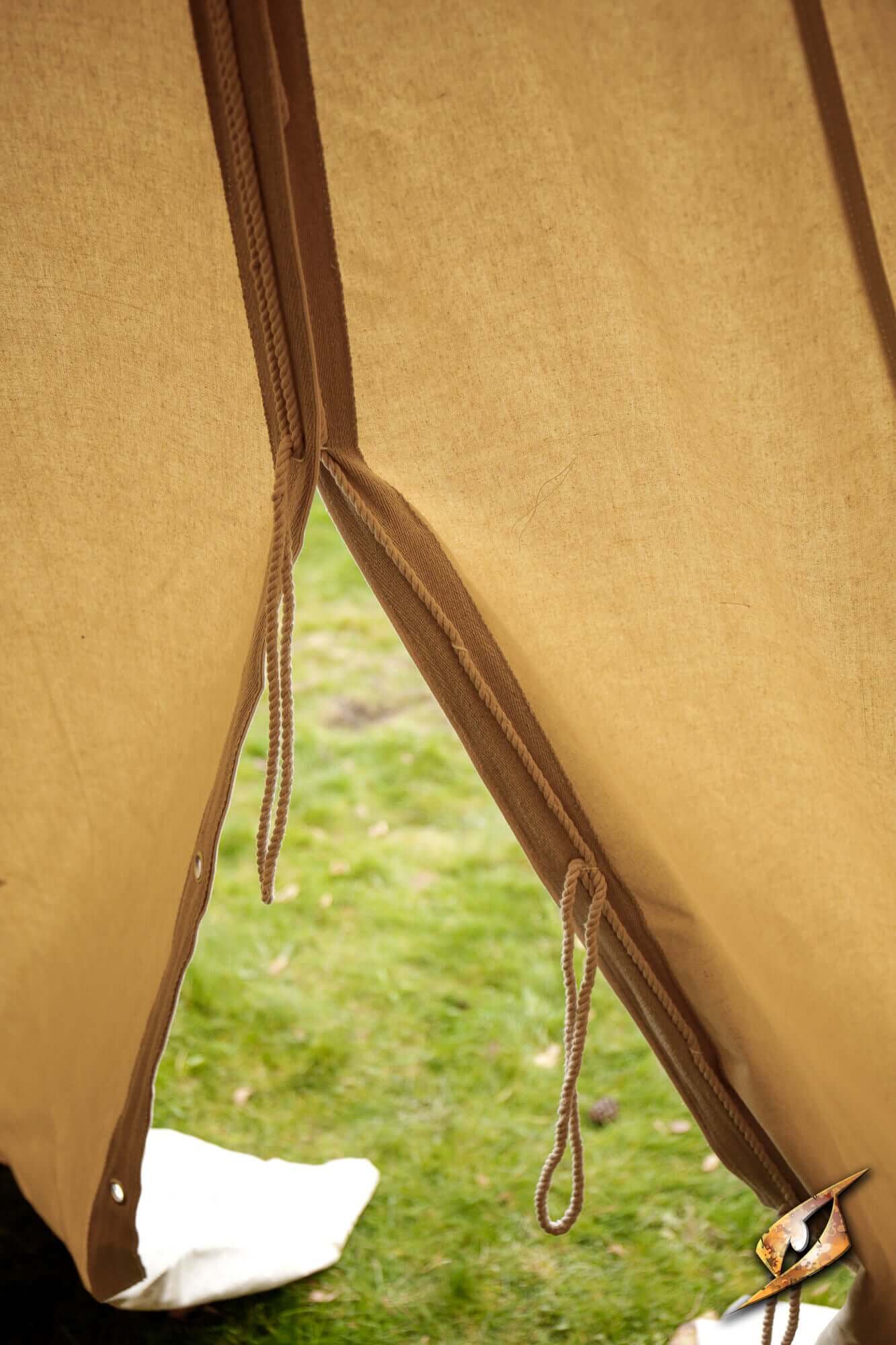 Complete Conical Tent - Compact: view of the tent interior and closure straps.