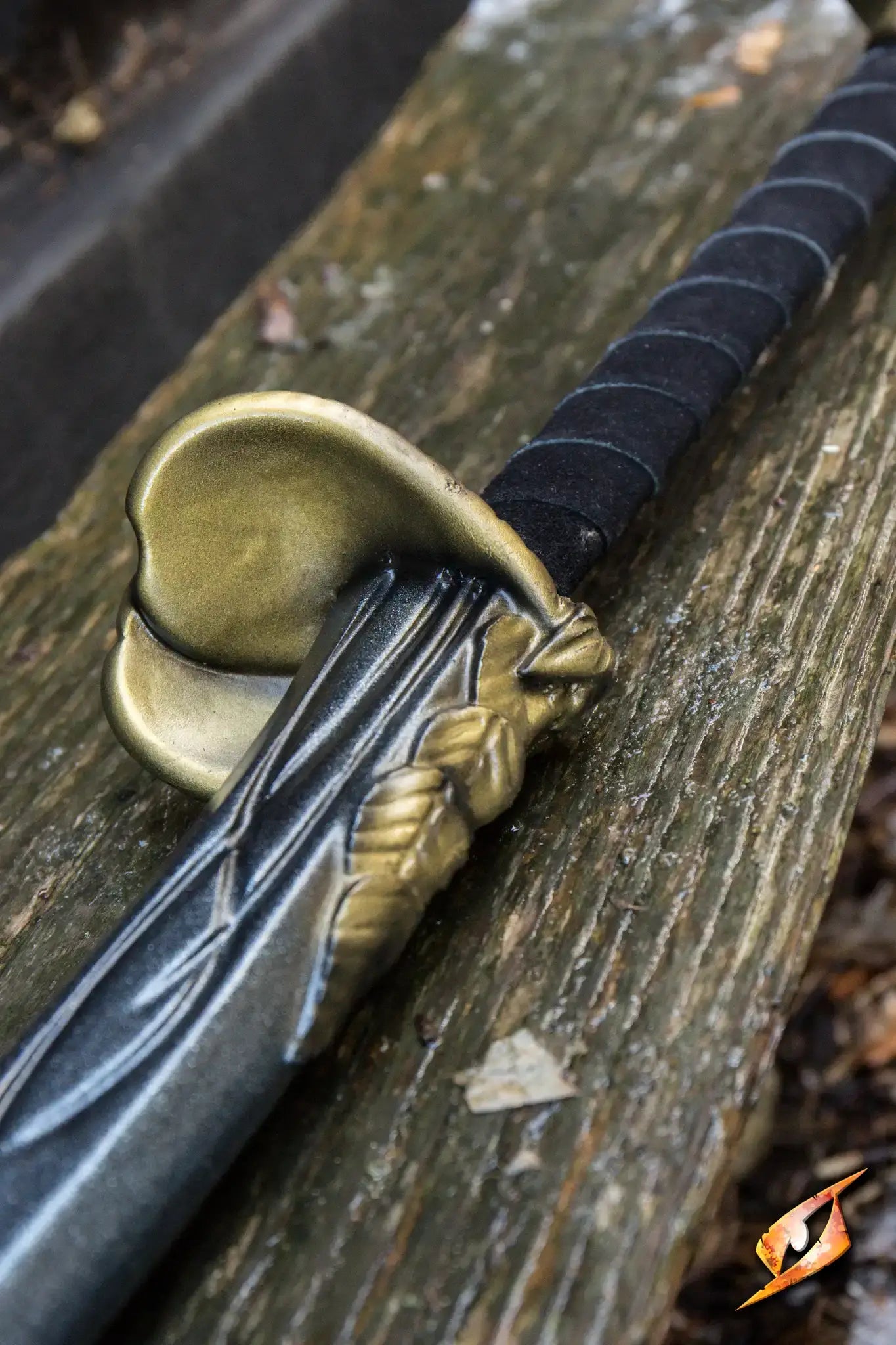 Bladesinger - 110 cm sword close-up showing sculpted crossguard and handle detail.