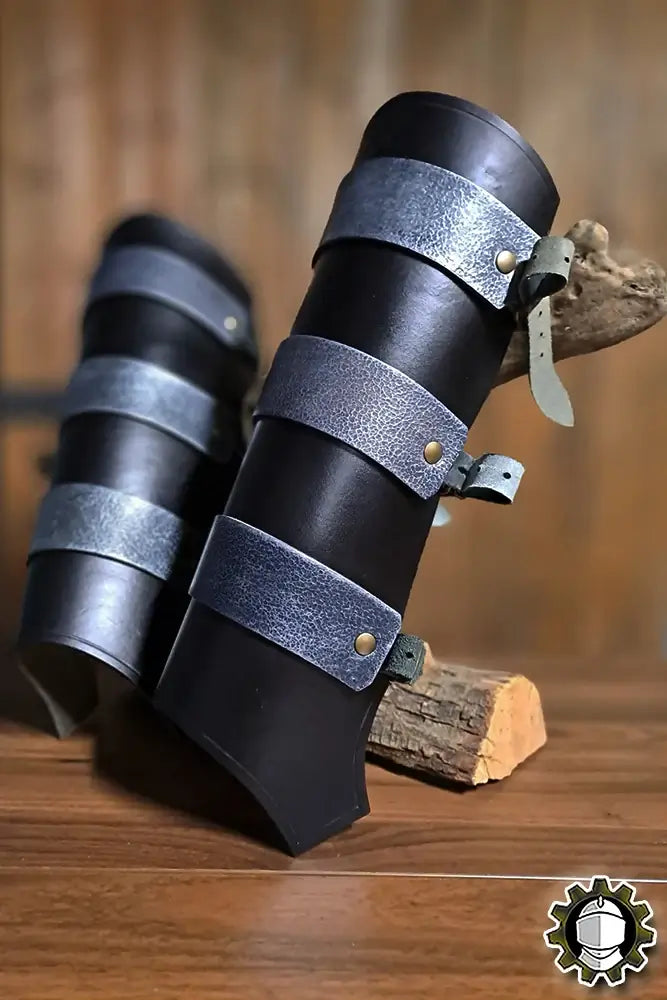 Leg Protection Ragnall (Fighter) crafted from leather with a bold design and secure strap detailing.