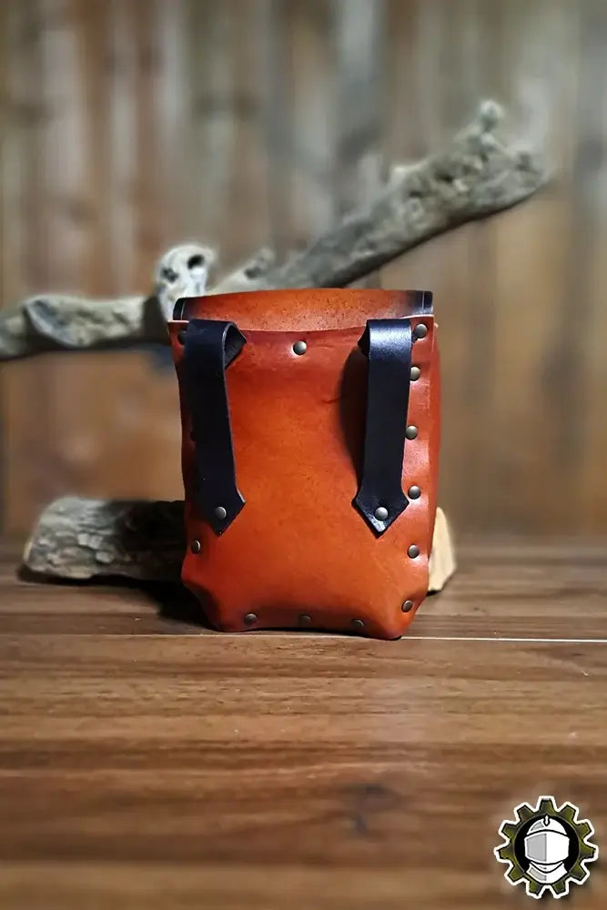Beltbag Jerome (Fighter) in rich leather with sturdy straps, perfect for carrying essentials in style.