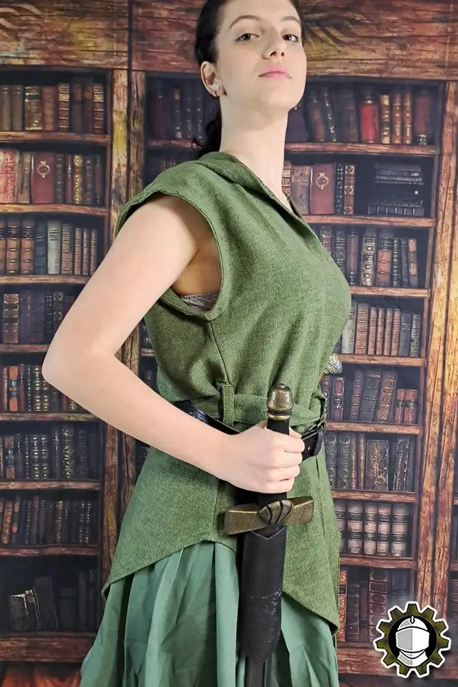 Dagger Holder Jerome (Fighter) showcased with a model in a medieval outfit, featuring a sword and leather strap.