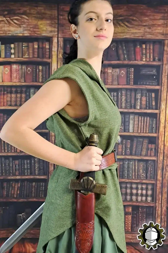 Dagger Holder Jerome (Fighter) worn by a person showcasing its stylish design and practical use.