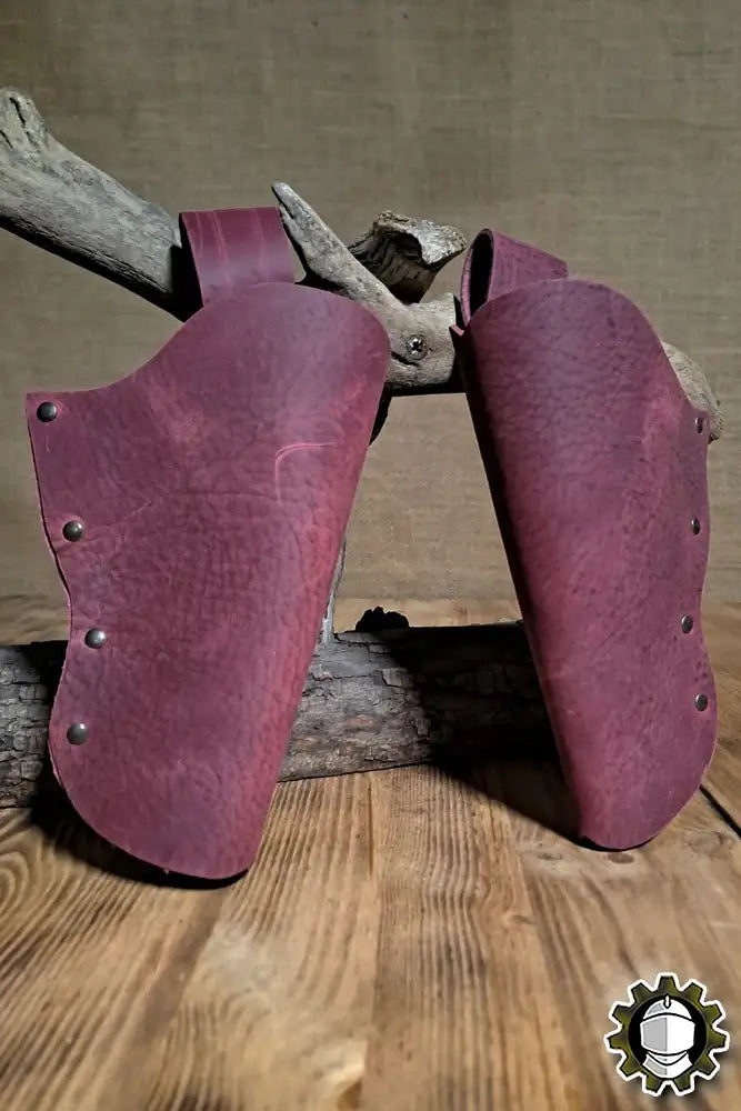 Holster Patrick (New Blood) side holster in rich leather for secure weapon carrying, ideal for adventurers.