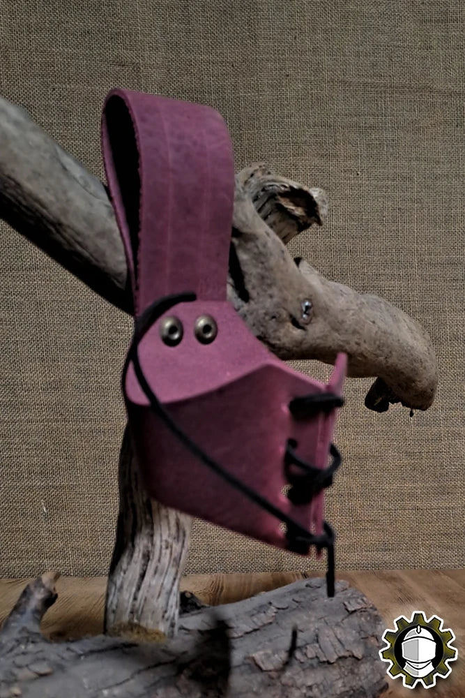 Horn Holder (New Blood) in rugged Crazy Horse leather, perfect for securing drinking horns and weapons.