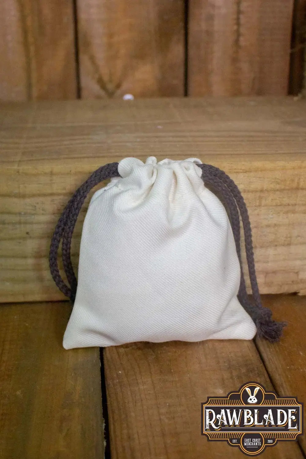 Timber Pouch Premium in thick cotton with panama-style fabric, made in Spain.