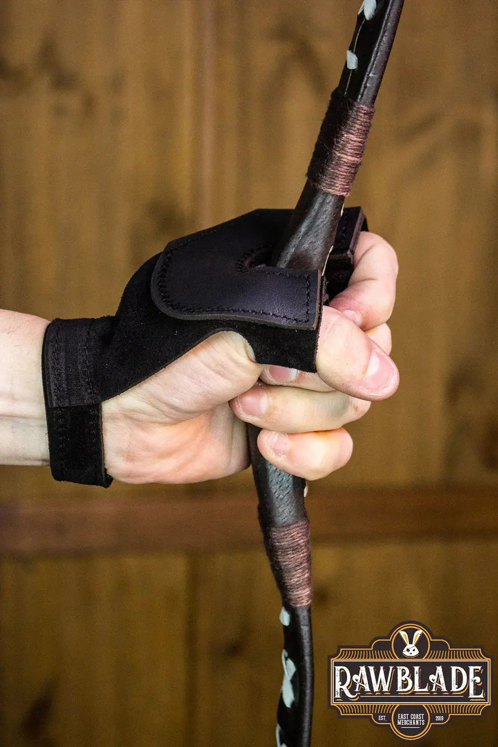 Archery Glove Oren provides grip protection while holding a bow, made from high quality leather, adjustable with velcro.