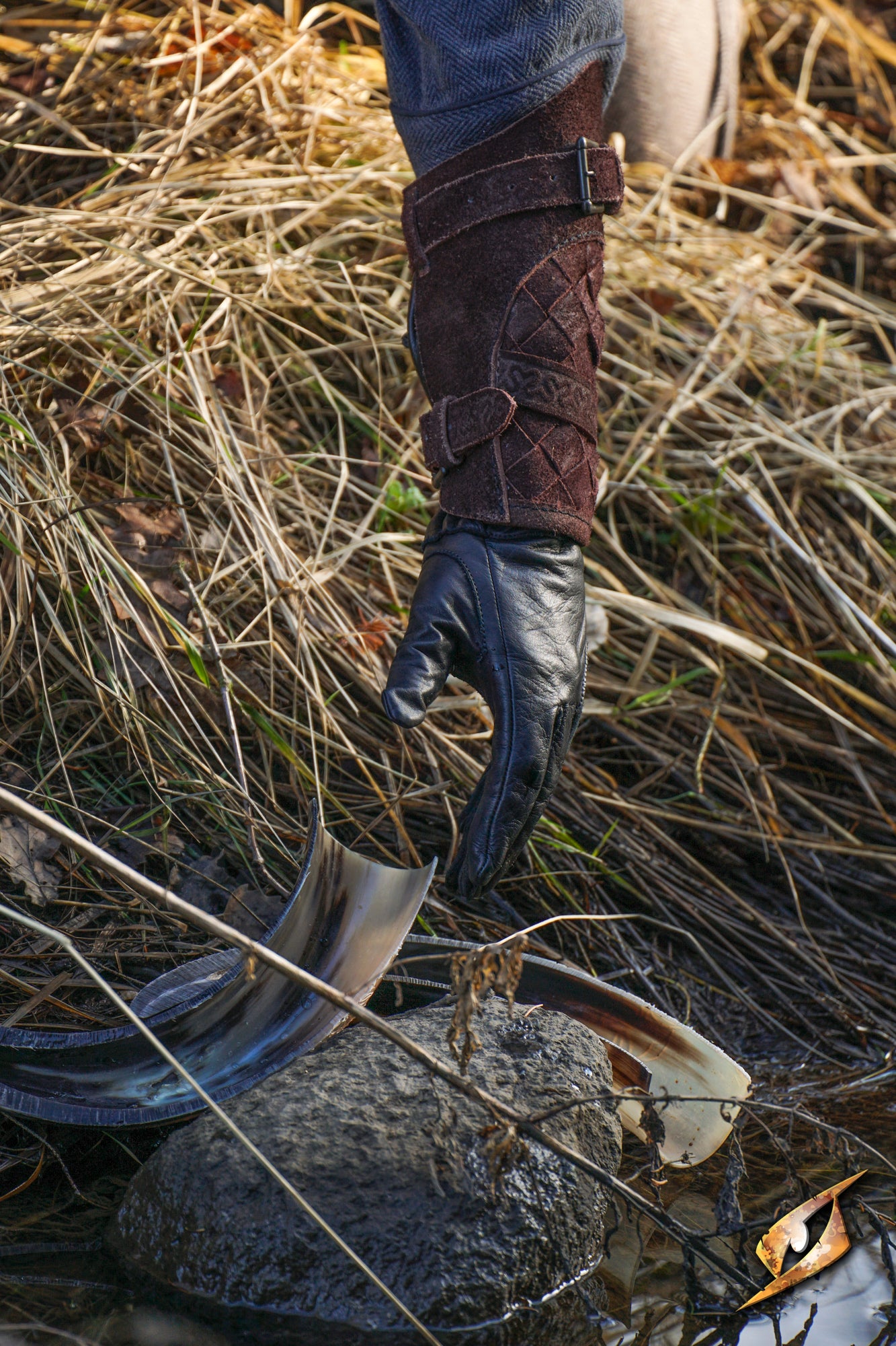 Ranger Bracers - Suede