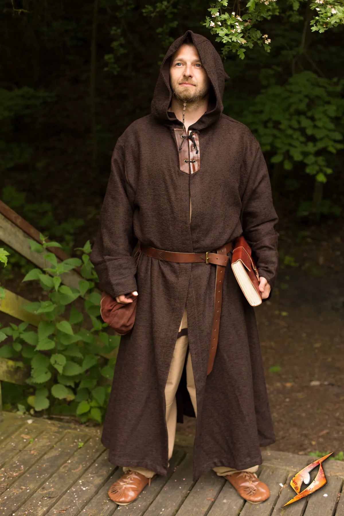 Robe Benedict - Versatile Costume Robe for Any Character