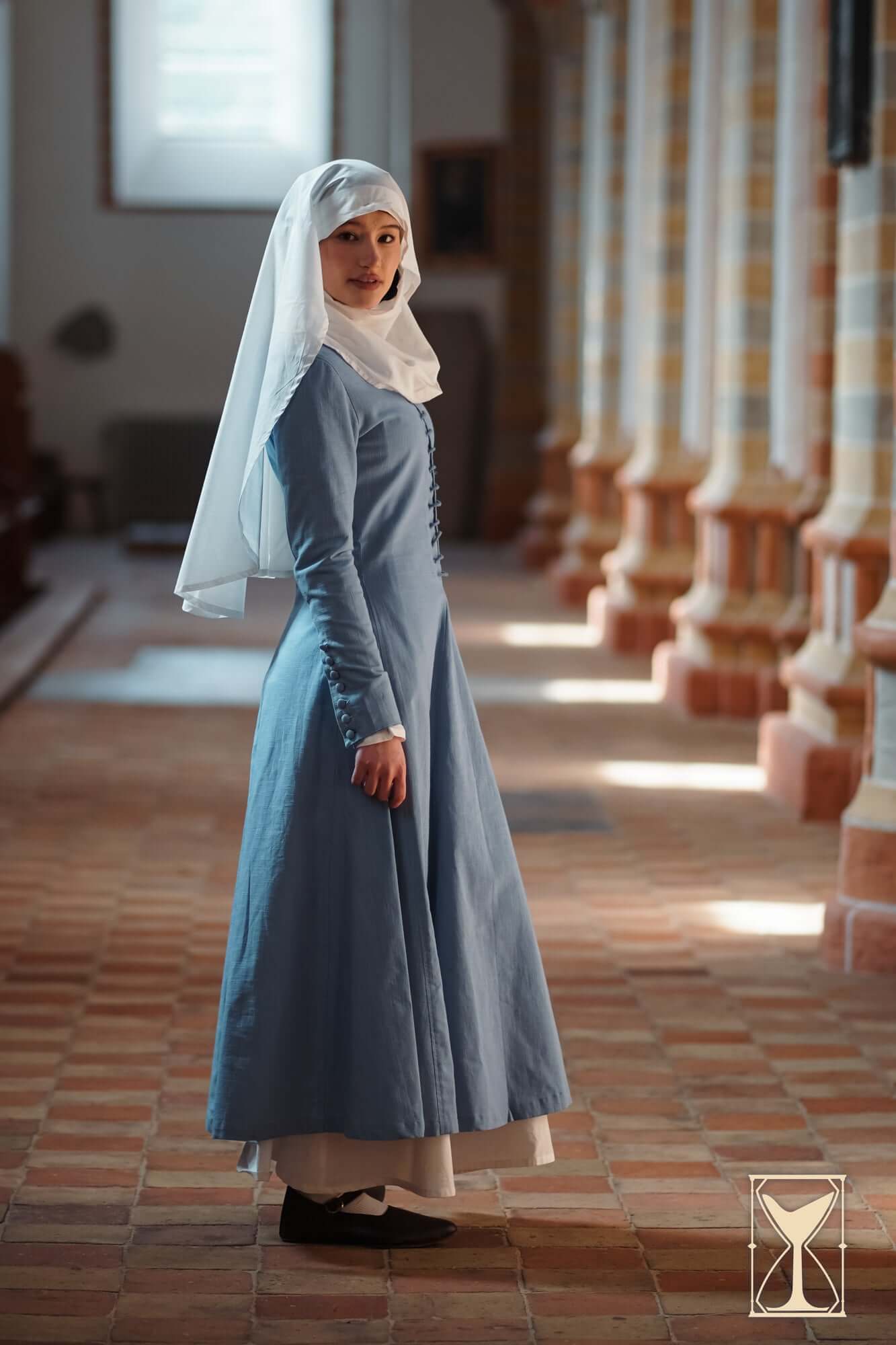 Cotehardie Marian - Customizable Medieval Dress Cotehardie Marian - Customizable Medieval Dress