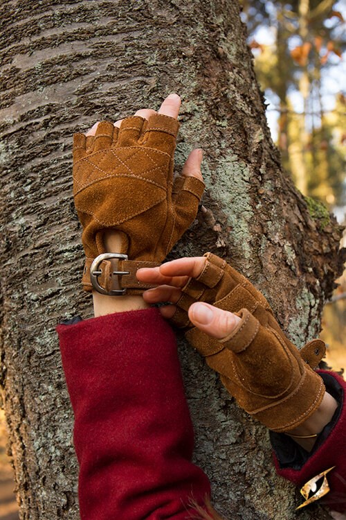 Celtic Gloves Suede - Epic Armoury