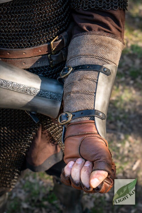 Leather Bracers, Viking Bracers, Leather Gauntlets, Arm Bracers, Leather  Arm Bracers, Medieval Bracers -  Israel
